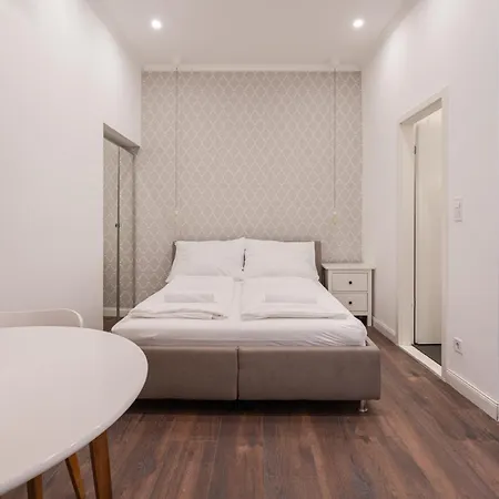 Z32 - & Chic - Stylish By Bqa Apartment Budapest
